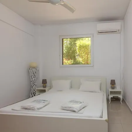 Comfy Close To Floisvos Athens